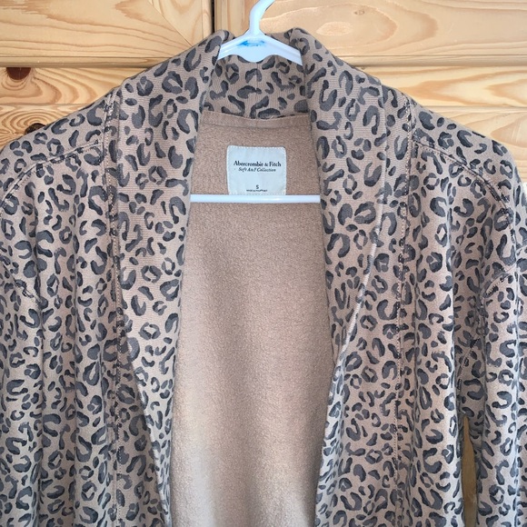 Abercrombie & Fitch cheetah leopard printed sweatshirt bolero size S - Picture 2 of 3